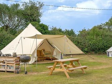 Clover tent