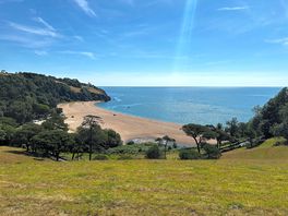 Spiaggia di Blackpool Sands nelle vicinanze