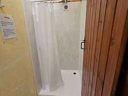 Egy a két zuhanyzó közül
