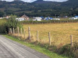 Camping et collines environnantes