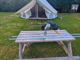 De Clover-yurt van buitenaf