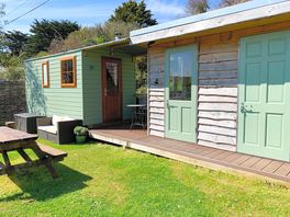 Exterior of the hut (added by manager 19 Jul 2024)