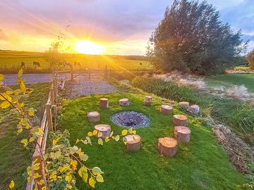 De standplaats is op het westen gericht om de zonsondergang mee te pikken