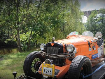 Many old cars visit the site
